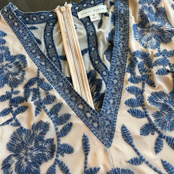 💥SOLD💥Honey Punch Floral Embroidered Bodysuit - Picture 2 of 6